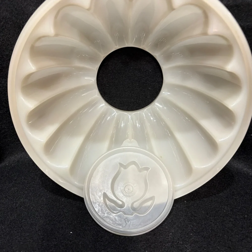 Vintage TUPPERWARE White Jello Mold #776-2 & Tulip Design #620-9